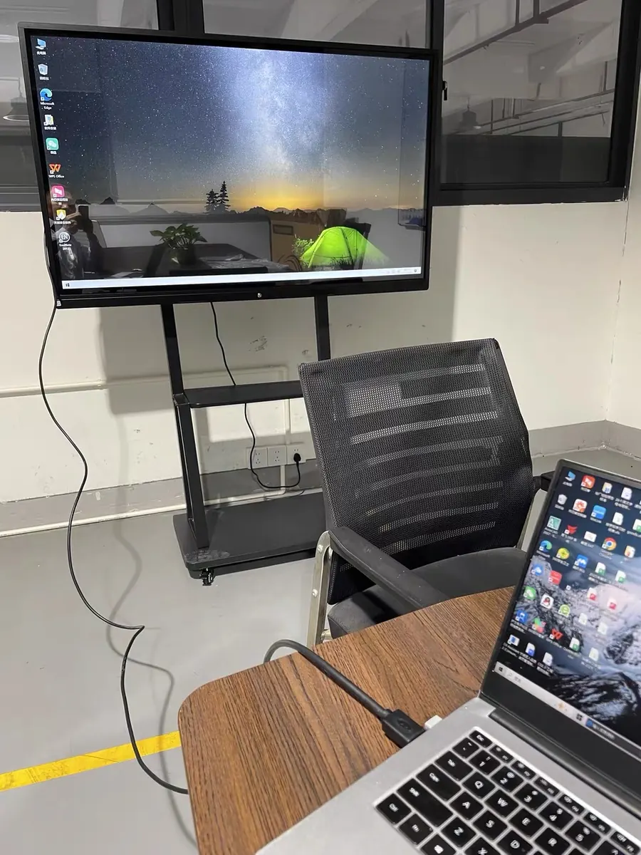 Wireless Screen Sharing for Interactive Screens