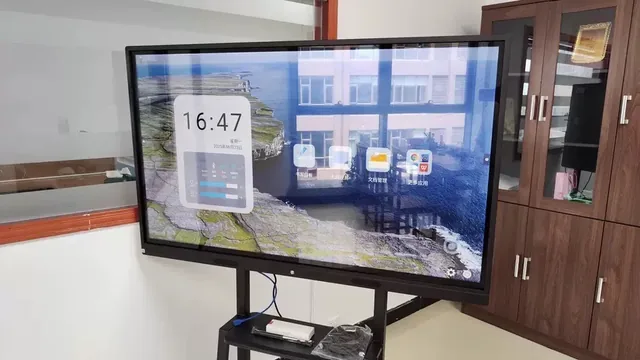 School classroom β mobile stand